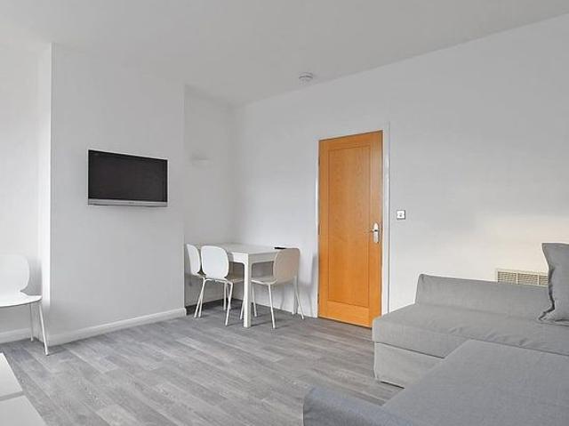 3 bedroom house in Sheffield