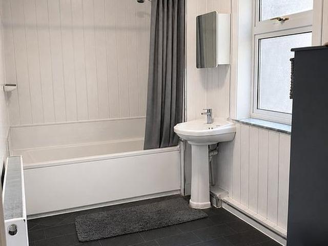 3 bedroom house in Sheffield