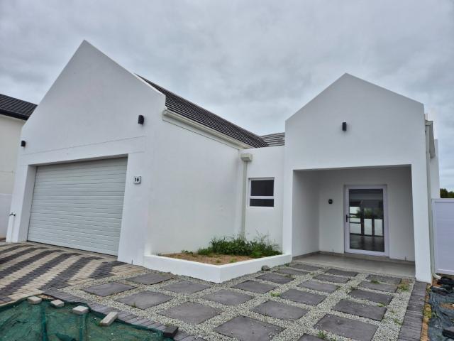 3 Bedroom House in Shelley Point