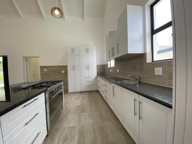 3 Bedroom House in Silwerstrand Golf and River Estate