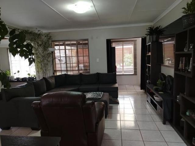 3 Bedroom House in Sinoville