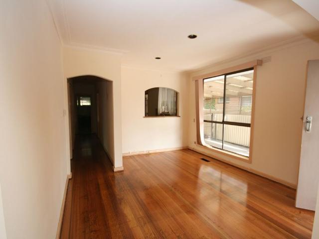 3 BEDROOM HOUSE IN SPRINGVALE CENTRAL