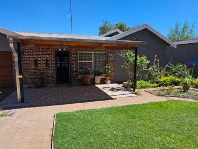 3 Bedroom House in Postmasburg