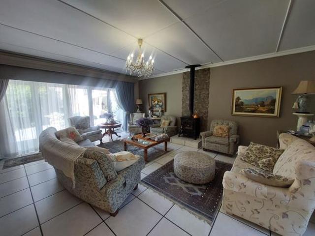3 Bedroom House in Panorama