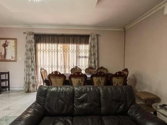 3 Bedroom House in Parkgate
