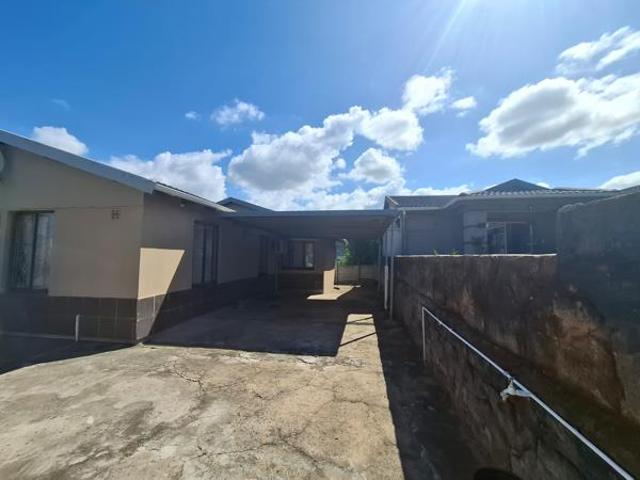 3 Bedroom House in Parkgate