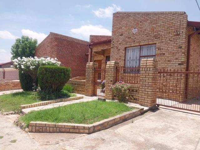 3 Bedroom House in Phuthaditjhaba