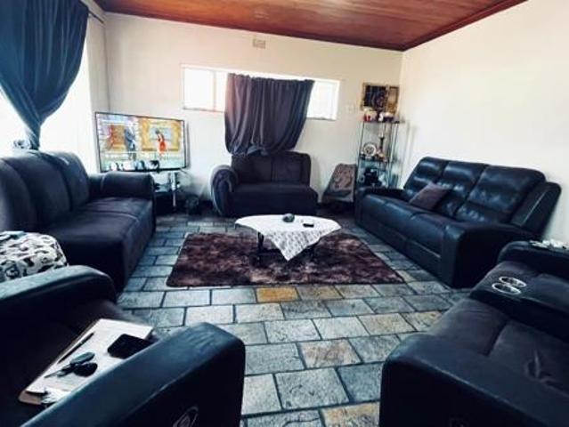 3 Bedroom House in Phalaborwa