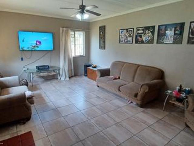 3 Bedroom House in Pioneer Park