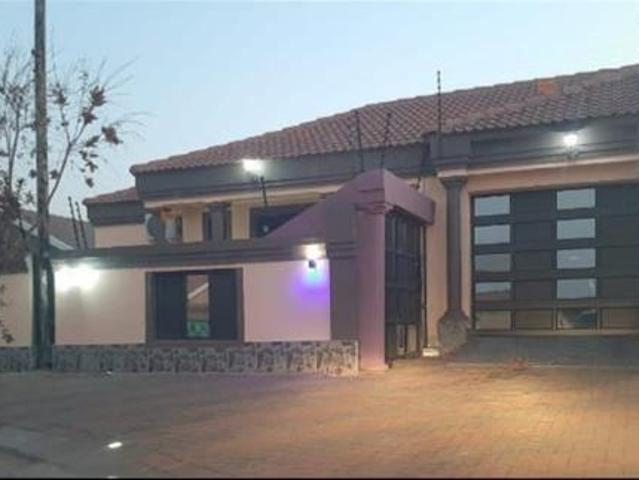3 Bedroom House in Protea Glen