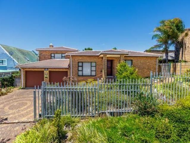3 Bedroom House in Protea Valley