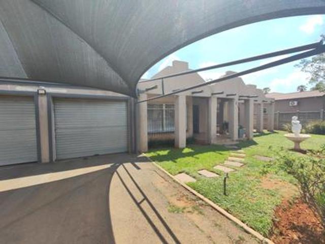 3 bedroom house in rothdene