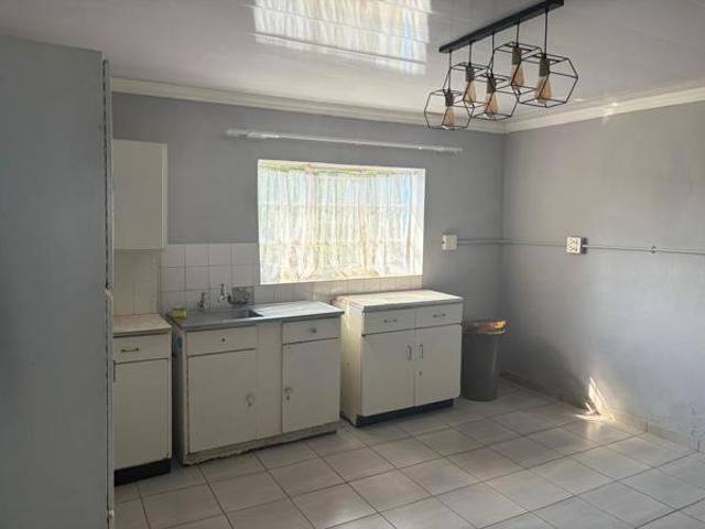3 Bedroom House in Rothdene