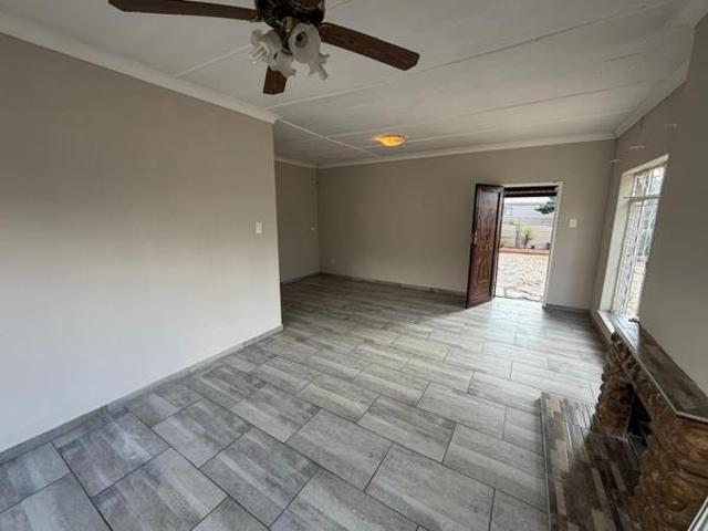 3 Bedroom House in Rothdene
