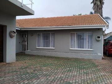 House to rent in Roodekrans, Roodepoort