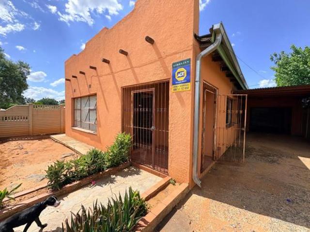 3 Bedroom House in Roodepan
