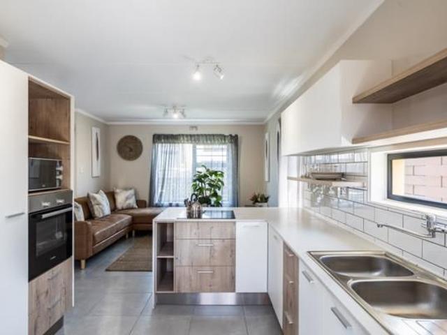 3 Bedroom House in Roodeplaat