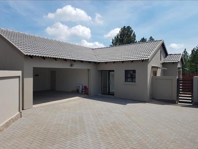 3 Bedroom House in Roodeplaat
