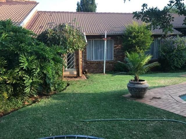 3 Bedroom House in Rooihuiskraal North