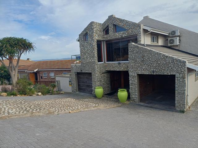 3 Bedroom House in Reebok