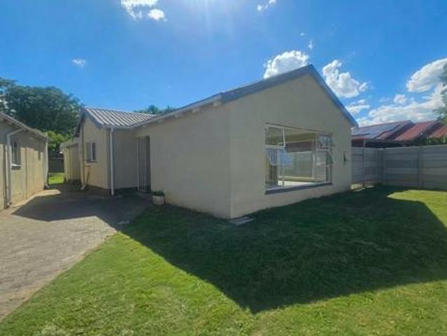 3 Bedroom House in Riebeeckstad