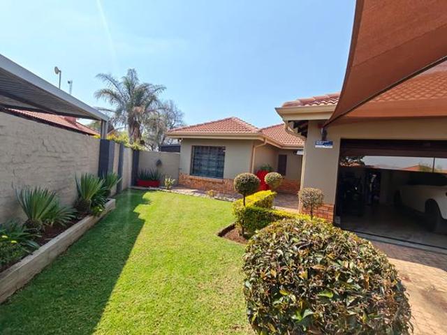 3 Bedroom House in Waterkloof