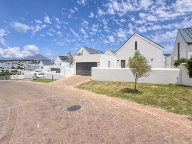 3 Bedroom House in Weltevreden Hills Estate
