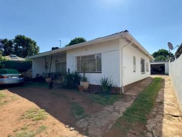House to rent in Boksburg - Garden