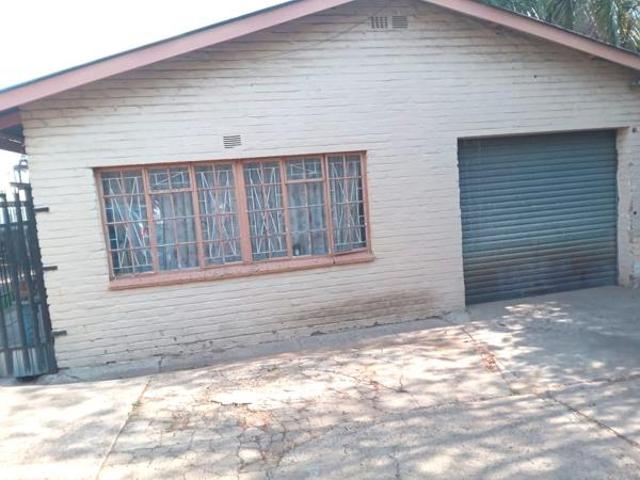 3 Bedroom House in Emalahleni Witbank Ext 8