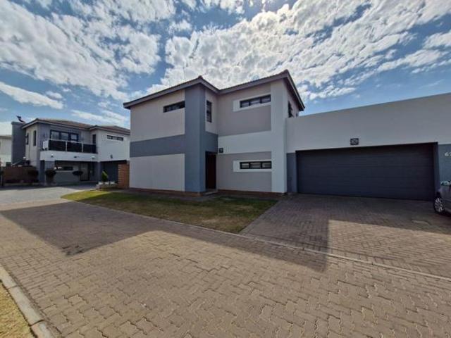 3 Bedroom House in Thatchfield