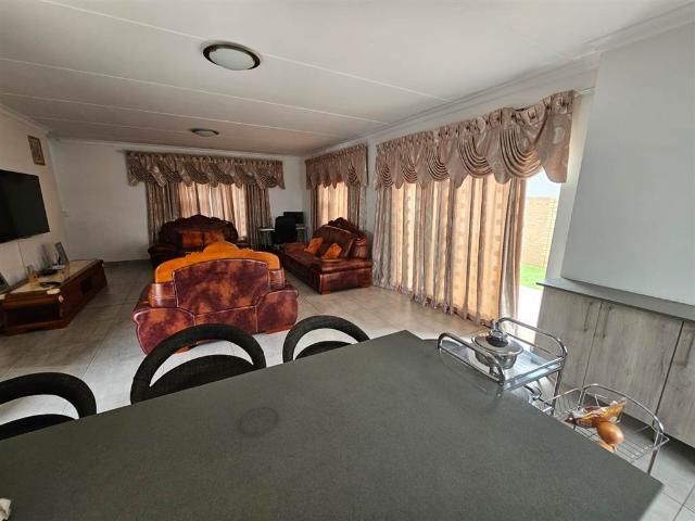 3 Bedroom House in Thatchfield