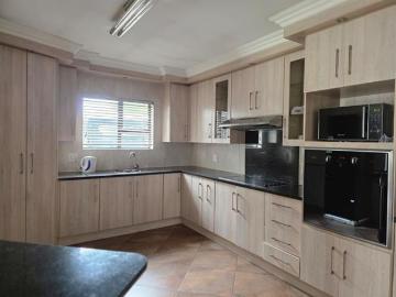 3 Bedroom House in Thatchfield