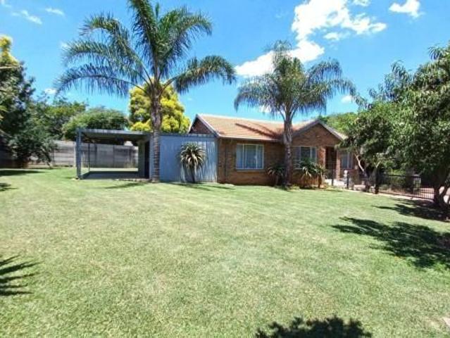 3 Bedroom House in The Reeds