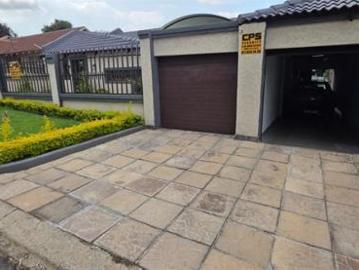 House to rent in Brackenhurst