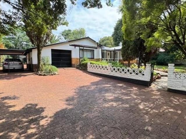 3 Bedroom House in Valhalla