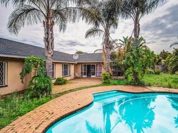 3 Bedroom House in Van Riebeeck Park