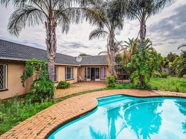 3 Bedroom House in Van Riebeeck Park