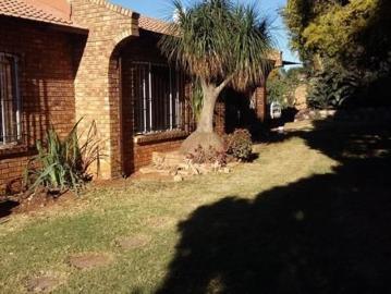 3 Bedroom House in Van Riebeeck Park