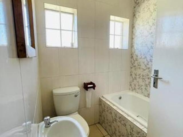3 Bedroom House in Vanderbijlpark SW5