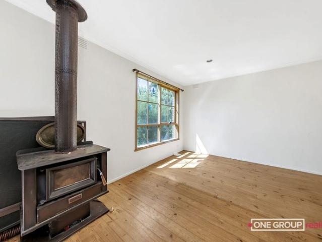 3 bedroom house on a 7000 sqm block for lease!
