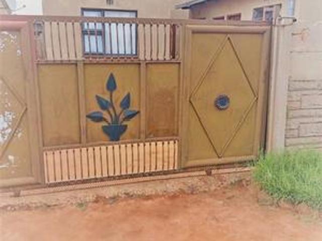3 bedroom house on the market at tsa.