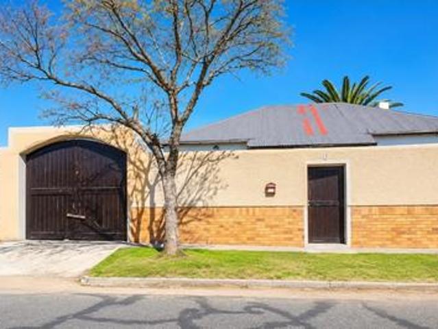 3 bedroom house on the market in towerby