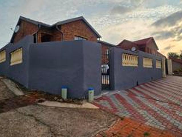 3 bedroom house on the market in att.