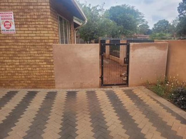 3 bedroom house on the market in cla.