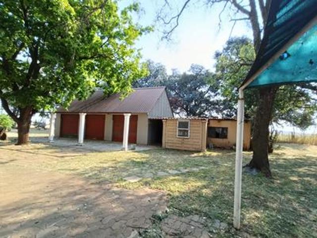 3 bedroom house on the market in endicott!