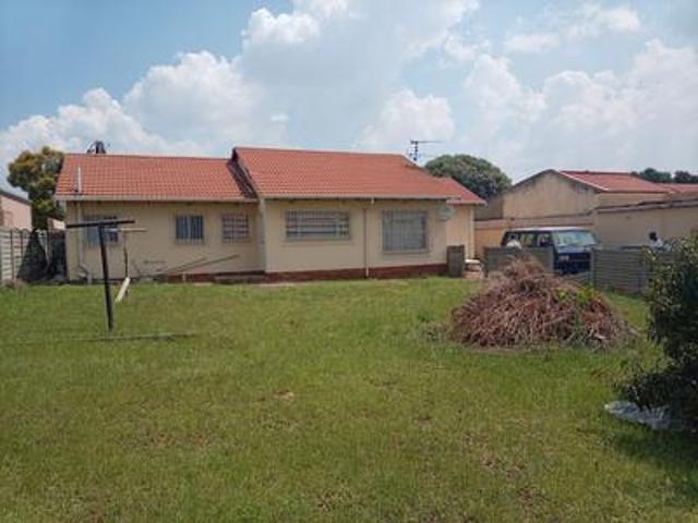 3 bedroom house on the market in leondale