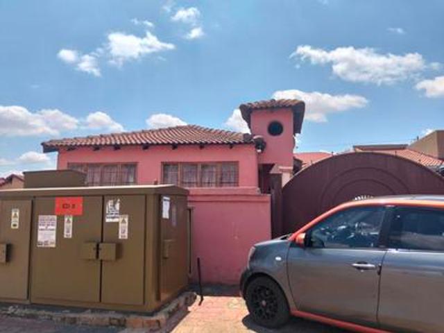 3 bedroom house on the market in mabopanee