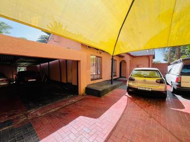 3 bedroom house on the market in mid.
