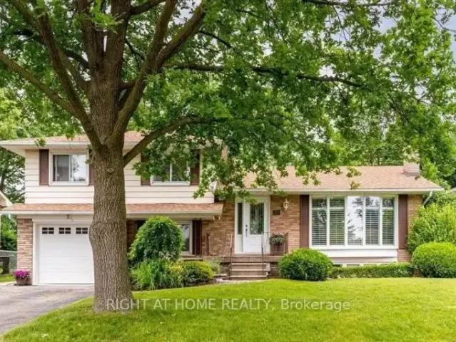 3 Bedroom House Oakville ON 104782860