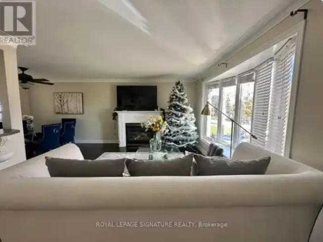 3 Bedroom House Oakville ON 105565553